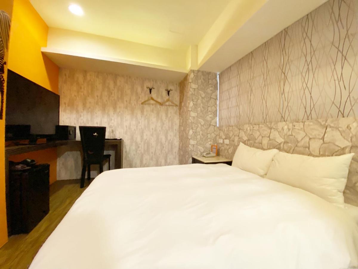 Taichung Old F Hotel Exterior foto